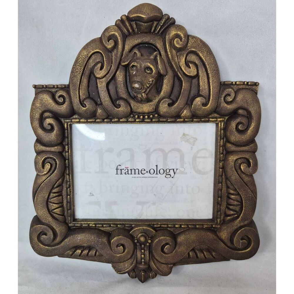 Frameology dog frame